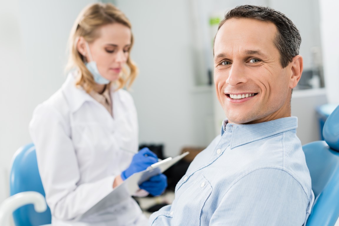 השתלת שיניים – טיפול רפואי או אסתטי?